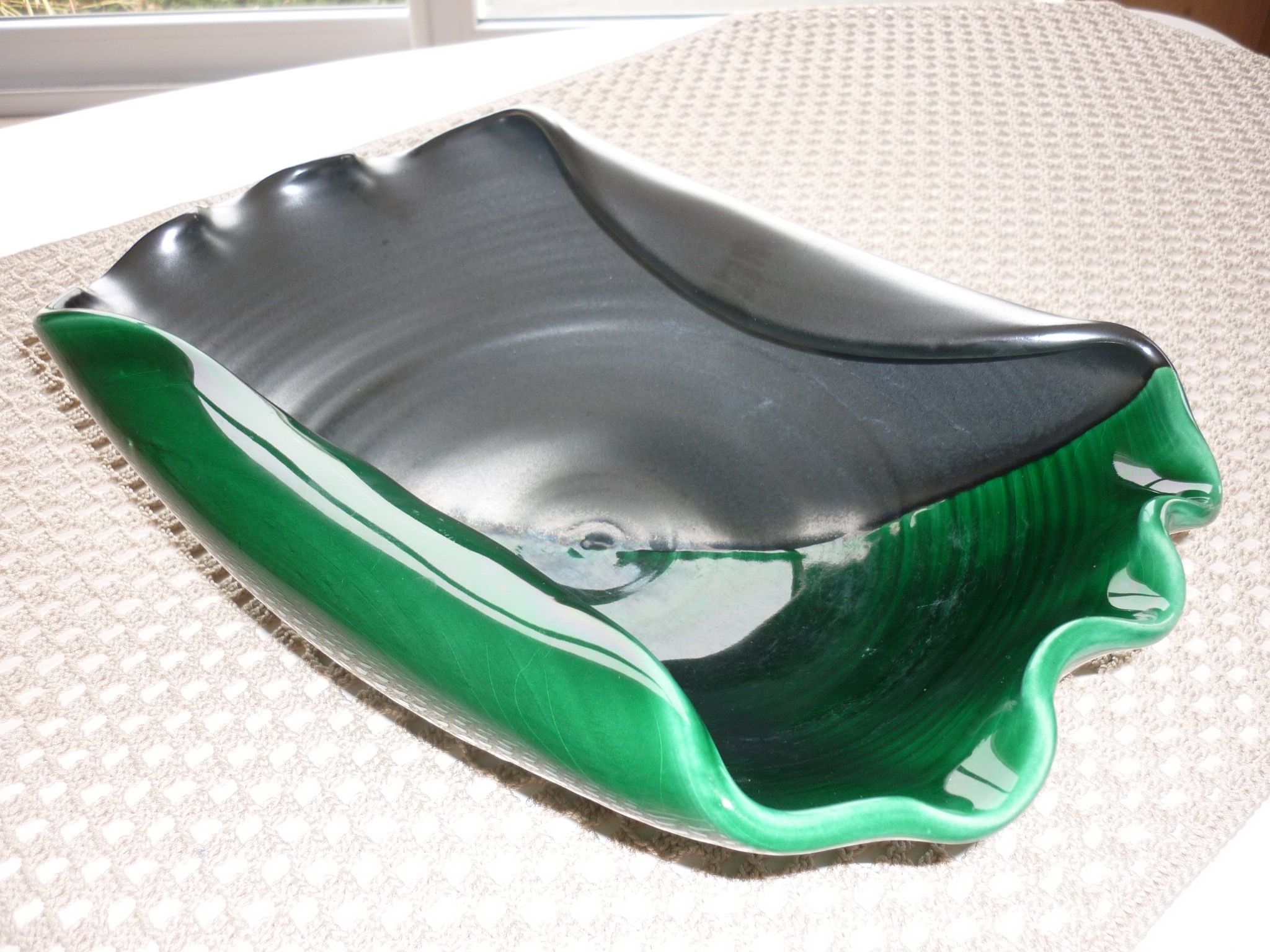 Coupe à fruits verte foncée et noire des années 1960