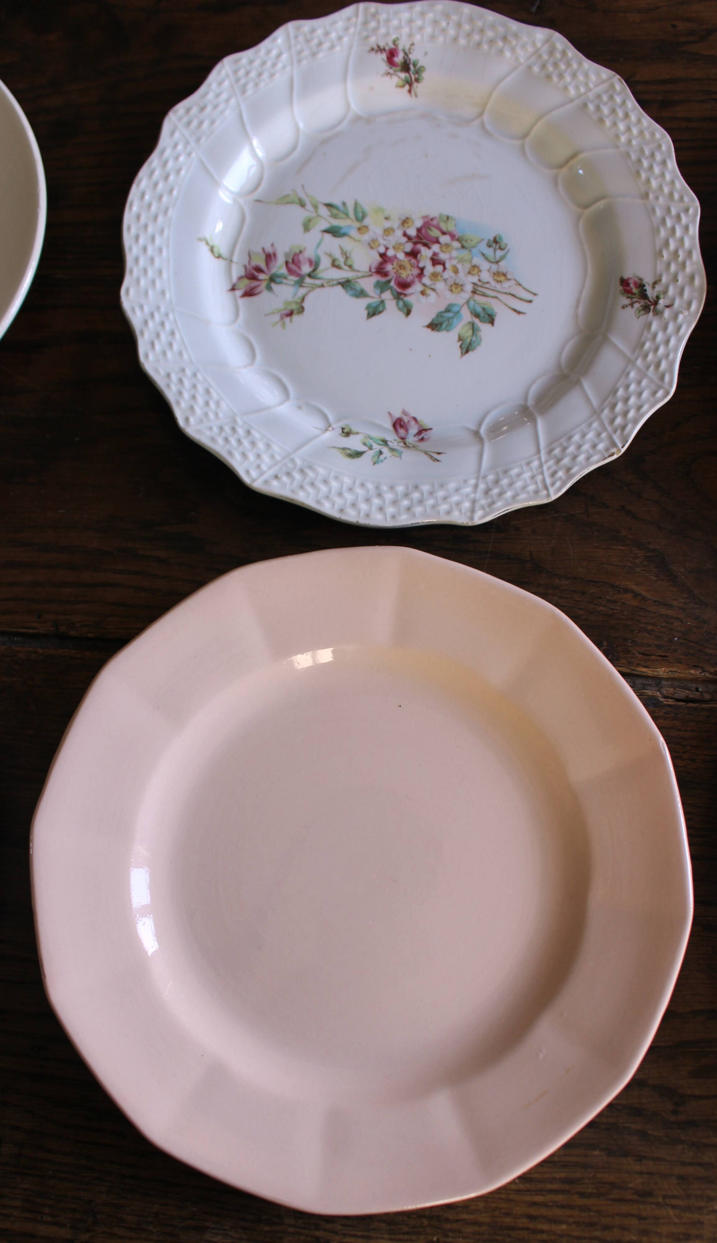 8 assiettes à dessert dépareillées