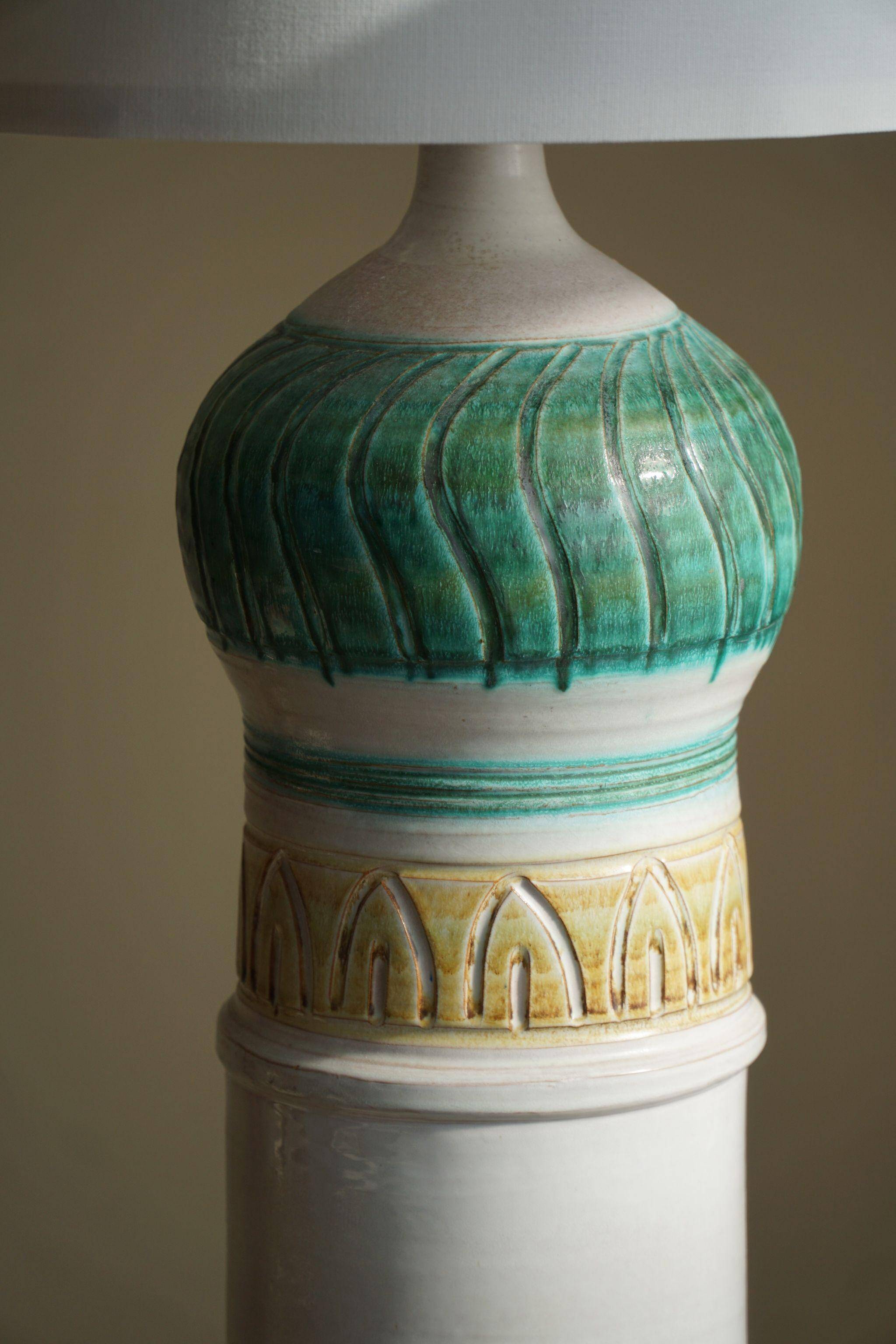 Decorative floor lamp in modern Danish ceramic, made in the 1970s.