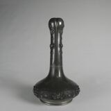 Art Nouveau vase in pewter signed Pechez, early 20th century.