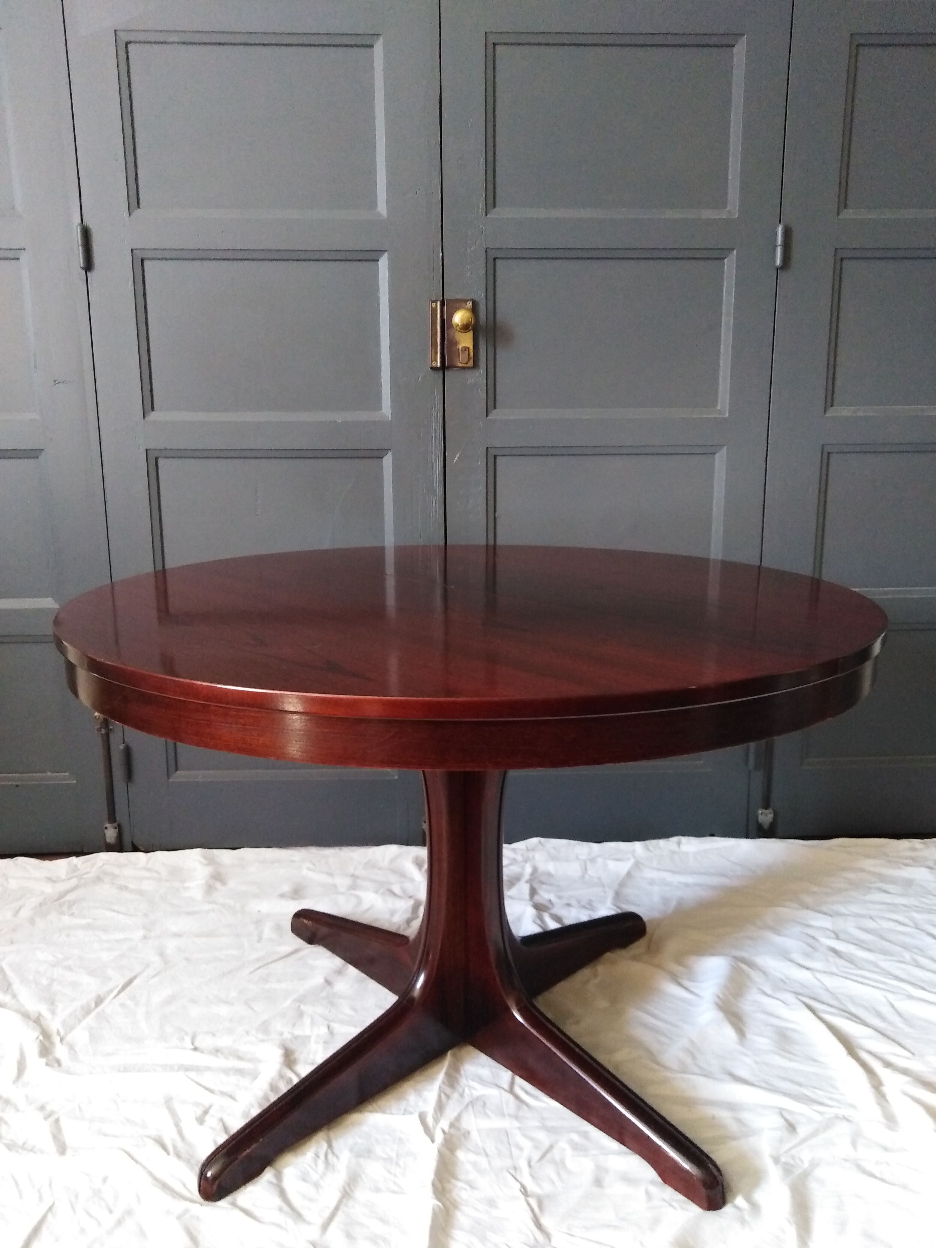 Baumann extended round table