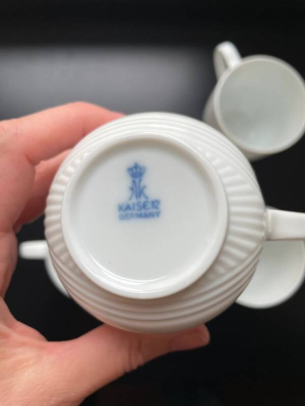 4 Kaiser fine porcelain cups