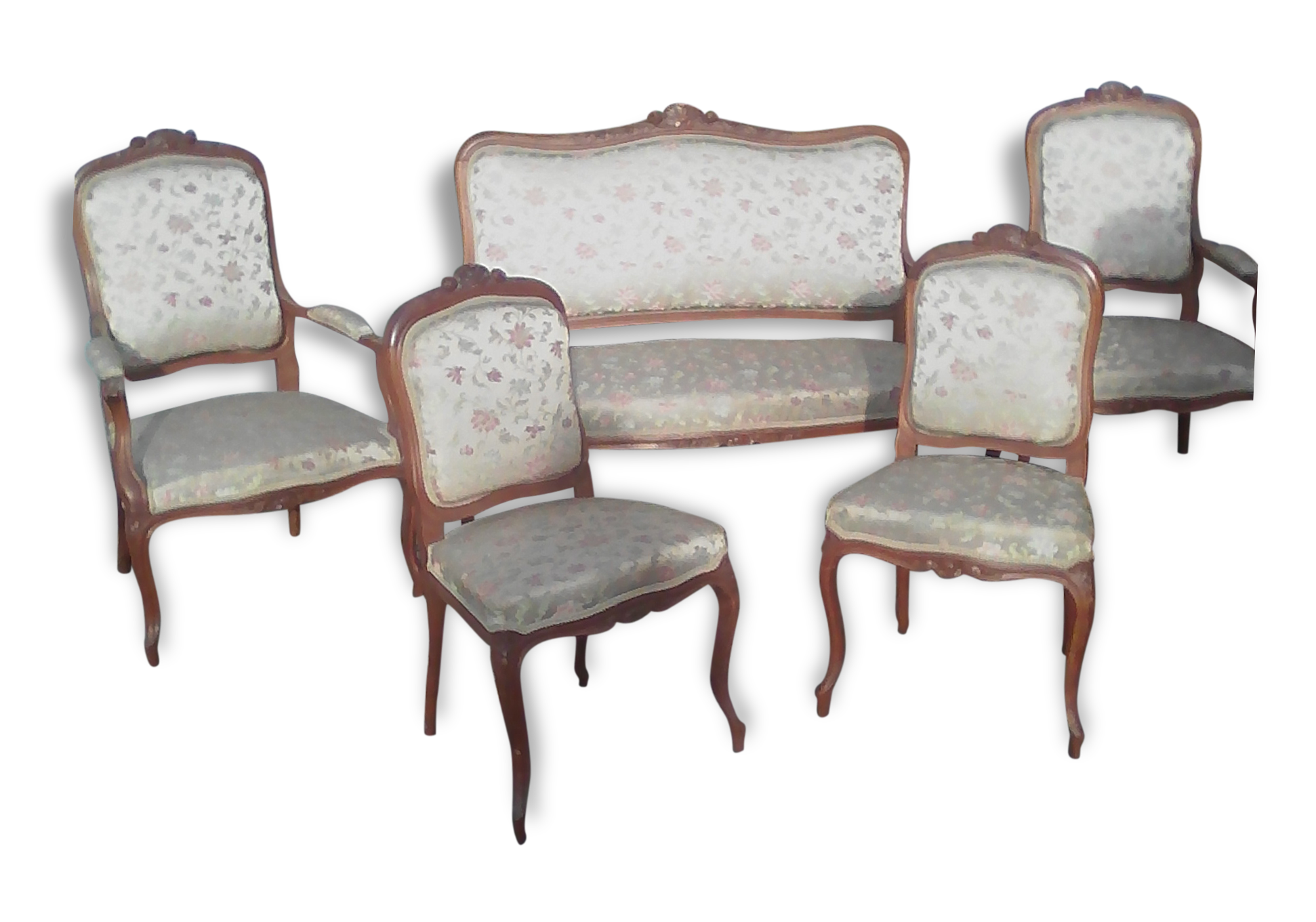 Louix XV show in walnut and silk brodees time 1880