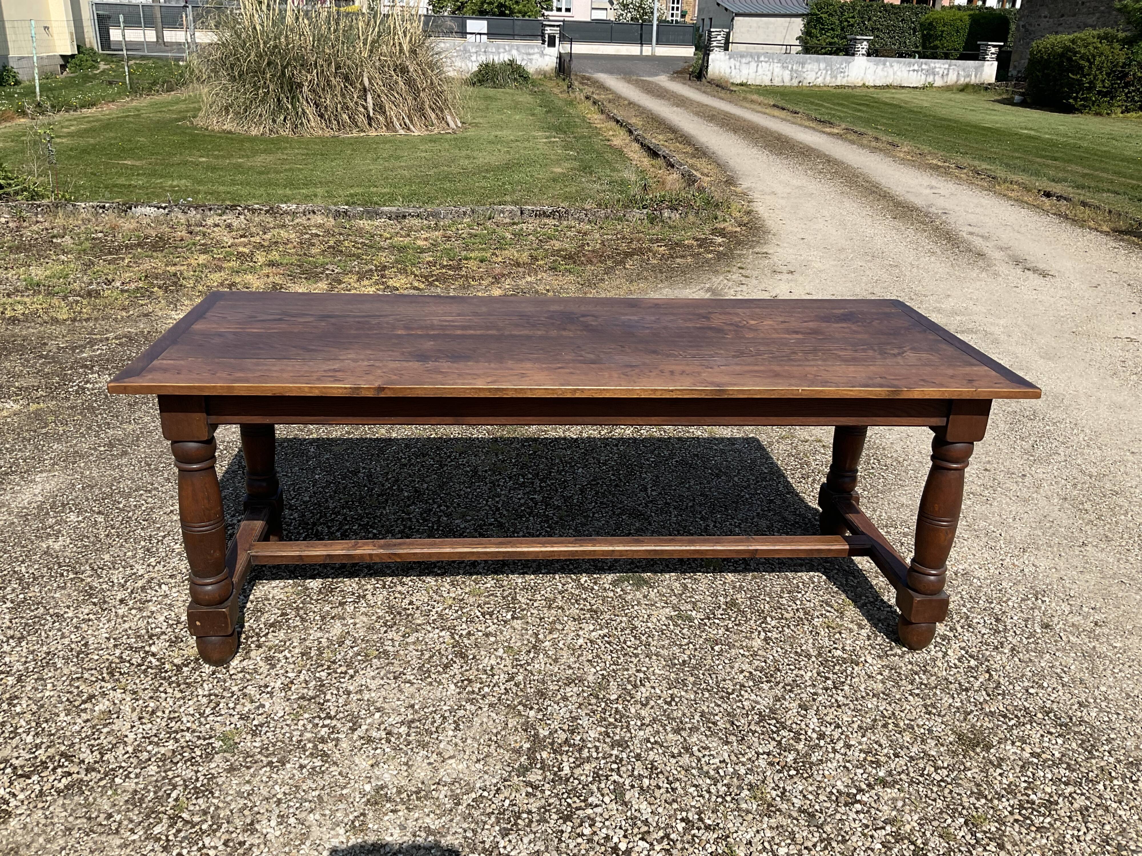 Farm table