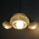 Suspension 3 feux en laiton et globe en verre blanc des années 1950-1960