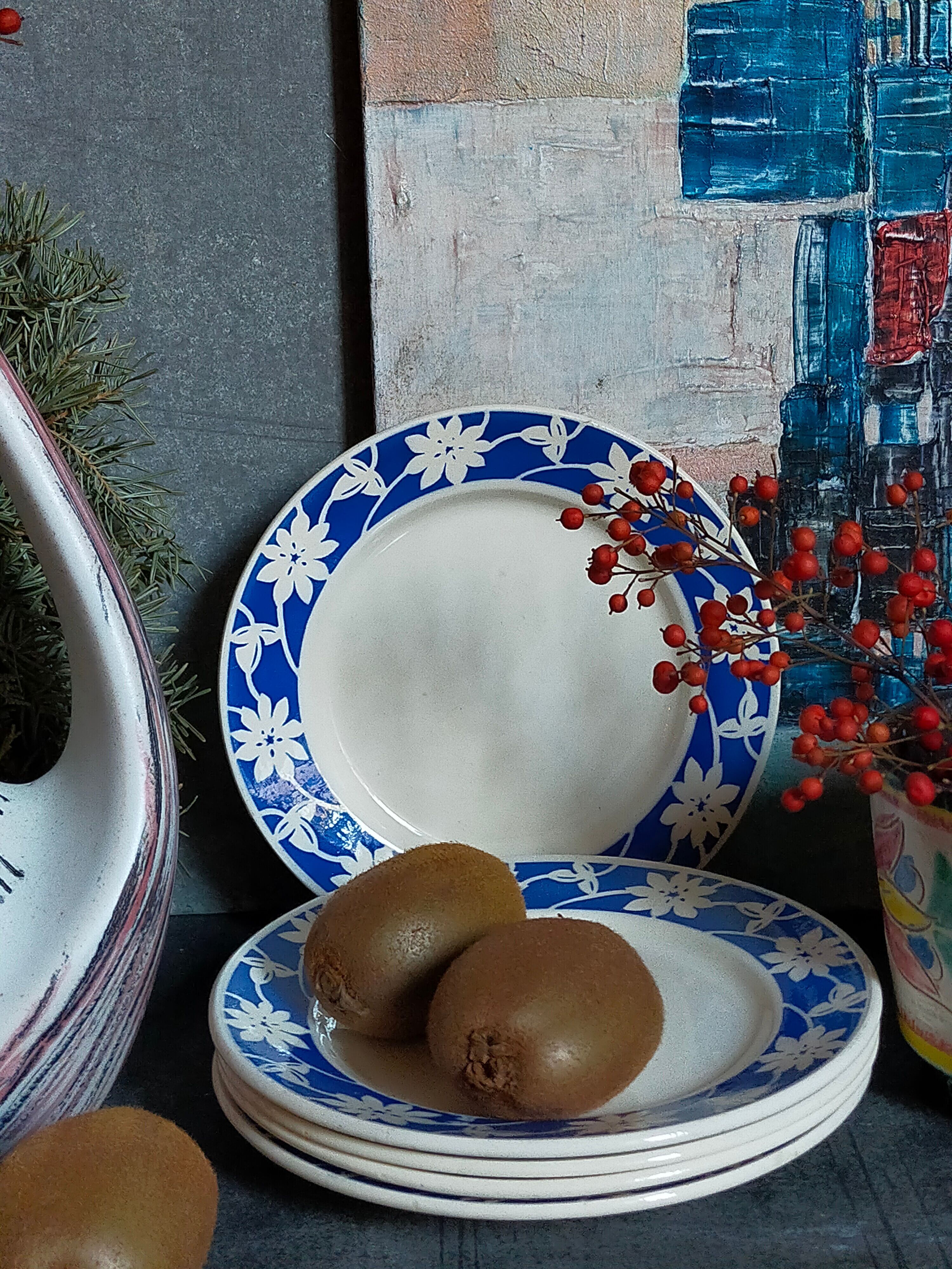 Cinq assiettes à dessert de Badonviller aux fleurs