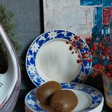Five dessert plates of Badonviller with flowers