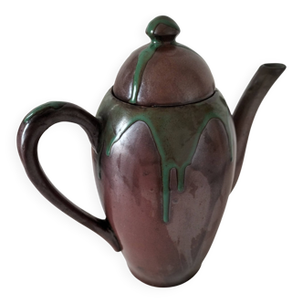 Ceramic coffee pot in red clay – artist's creation