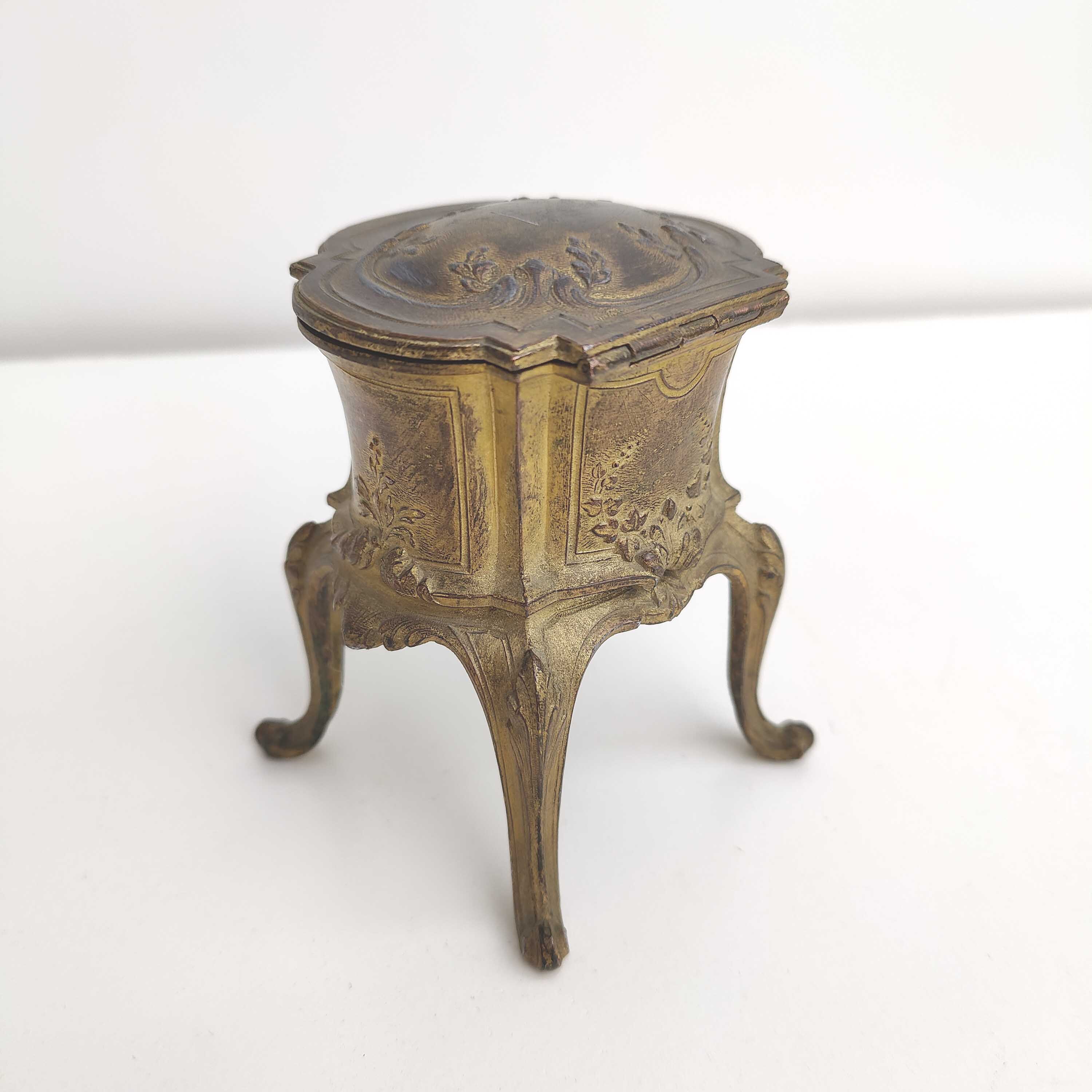 Boite à bijoux ancienne baguier métal doré