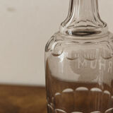 Bouteille de rhum en verre ciselé