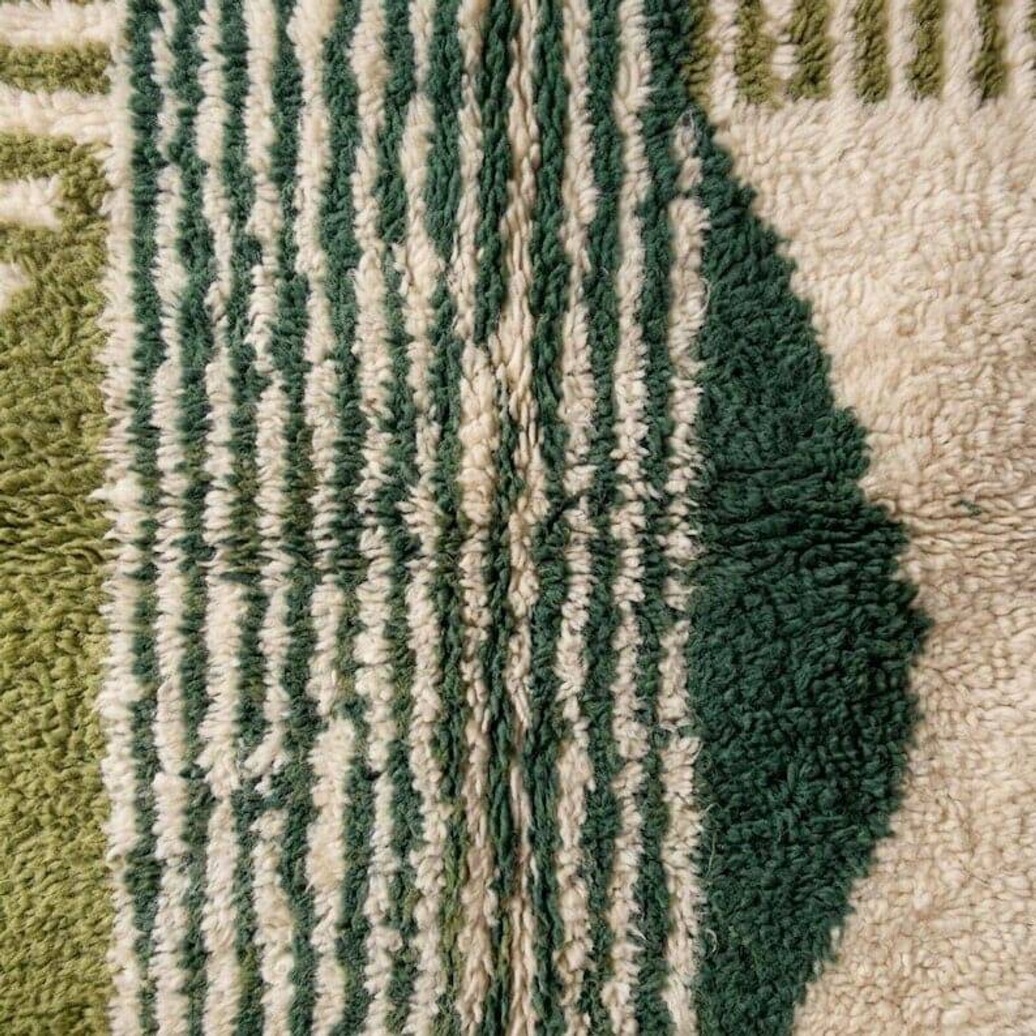 Handwoven natural wool rug 150/250 cm