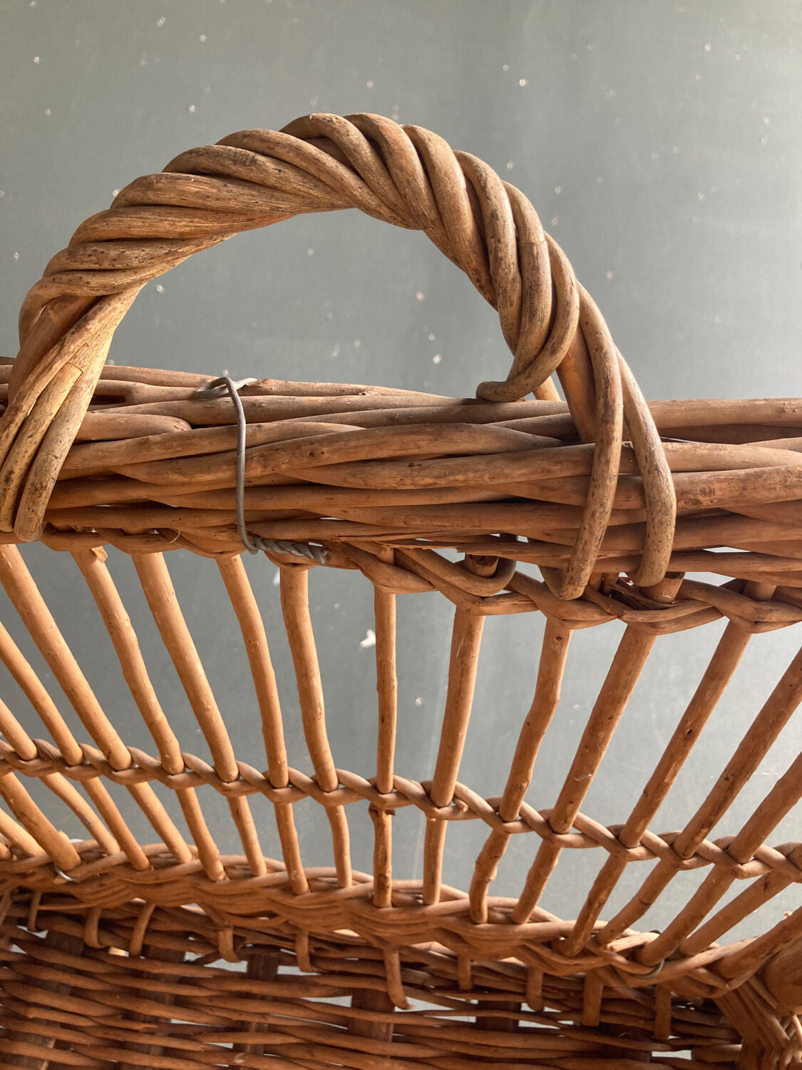 Wicker laundry basket