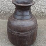 Petit pot ancien en bois