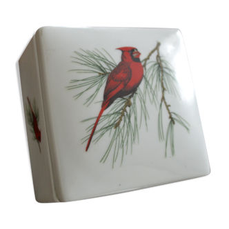 Boite en porcelaine blanche à motif oiseau rouge