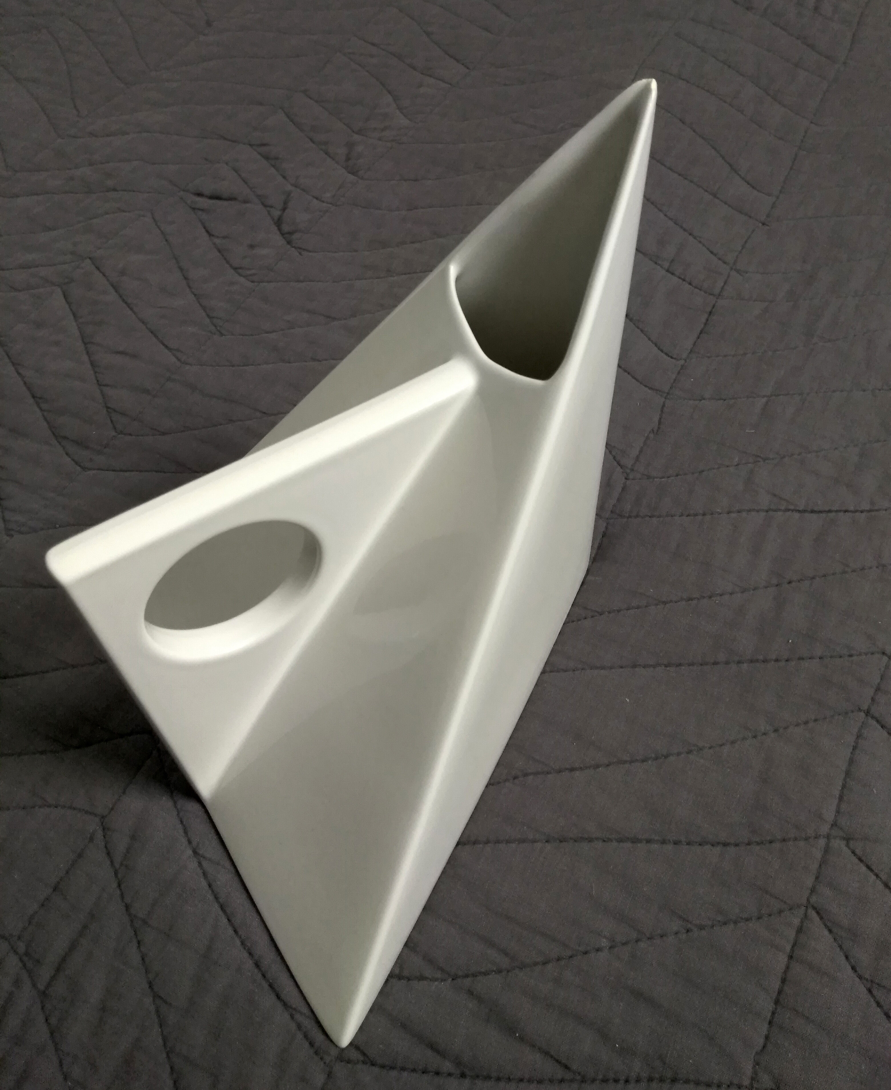 Pitcher Post Modern Salins Studio 80s