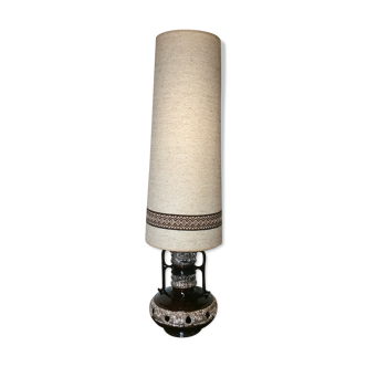 Floor lamp with its lampshade