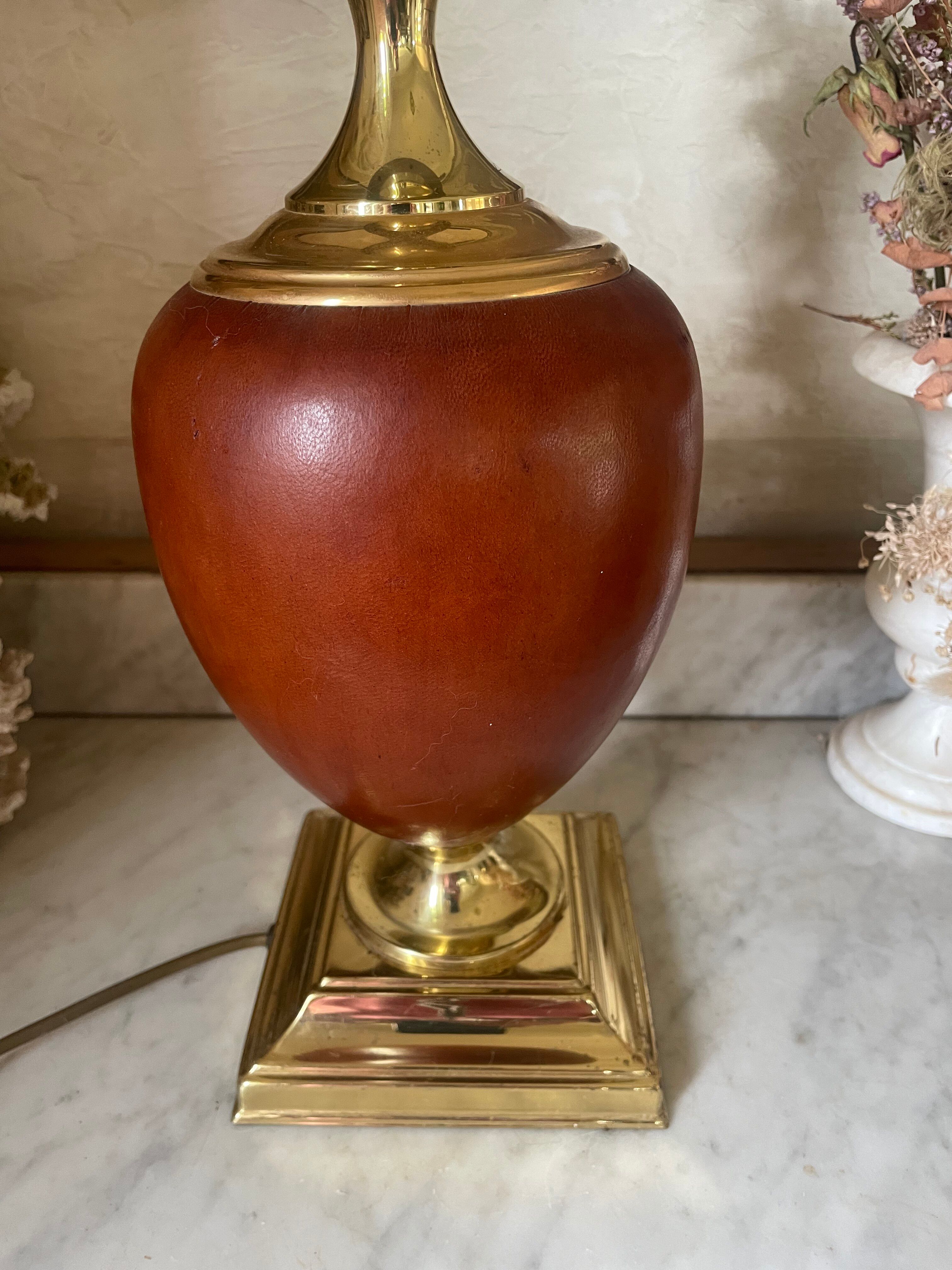 Lampe Le Dauphin vintage, cuir et métal doré