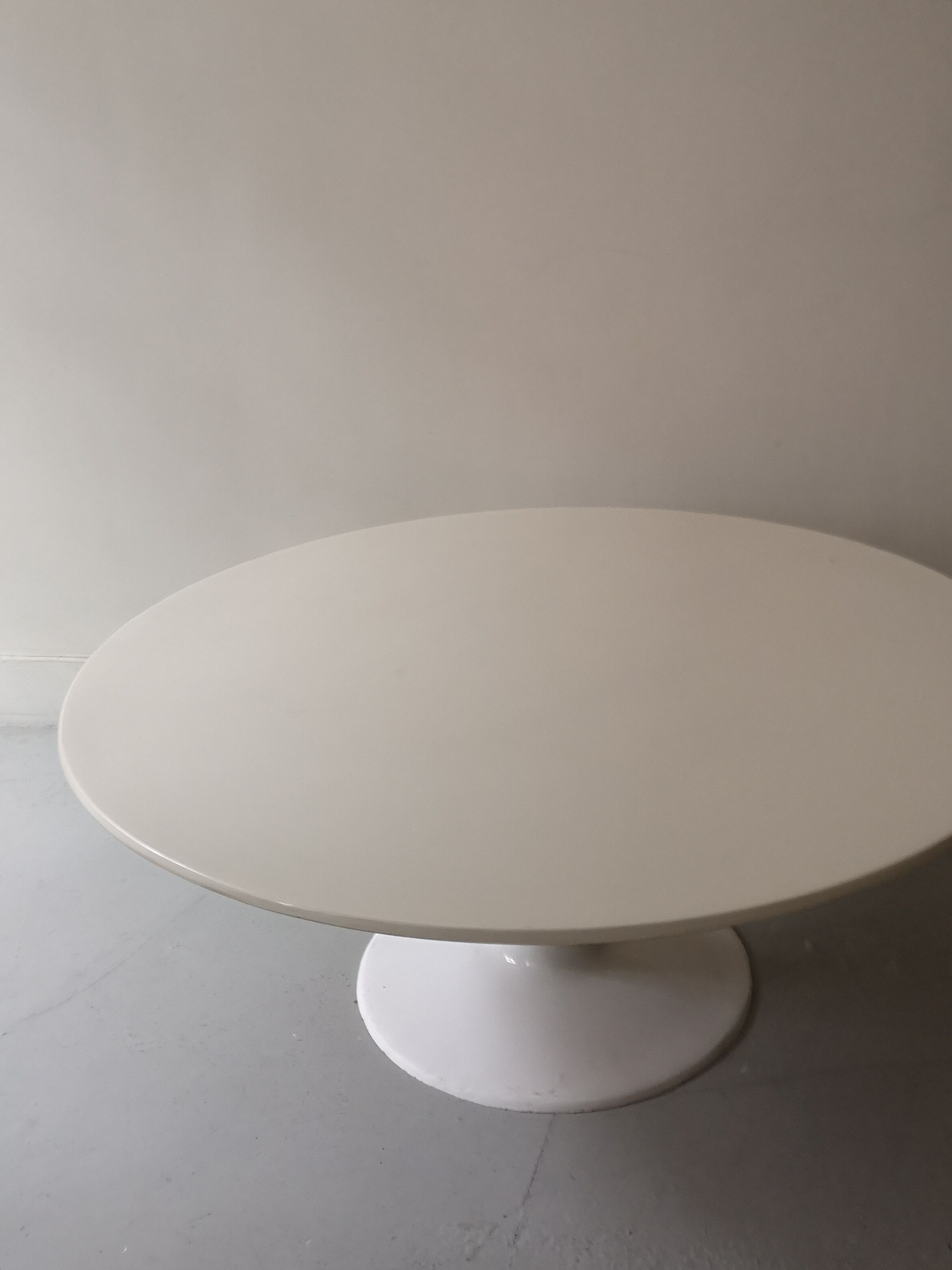Fiberglass tulip coffee table, design 1970