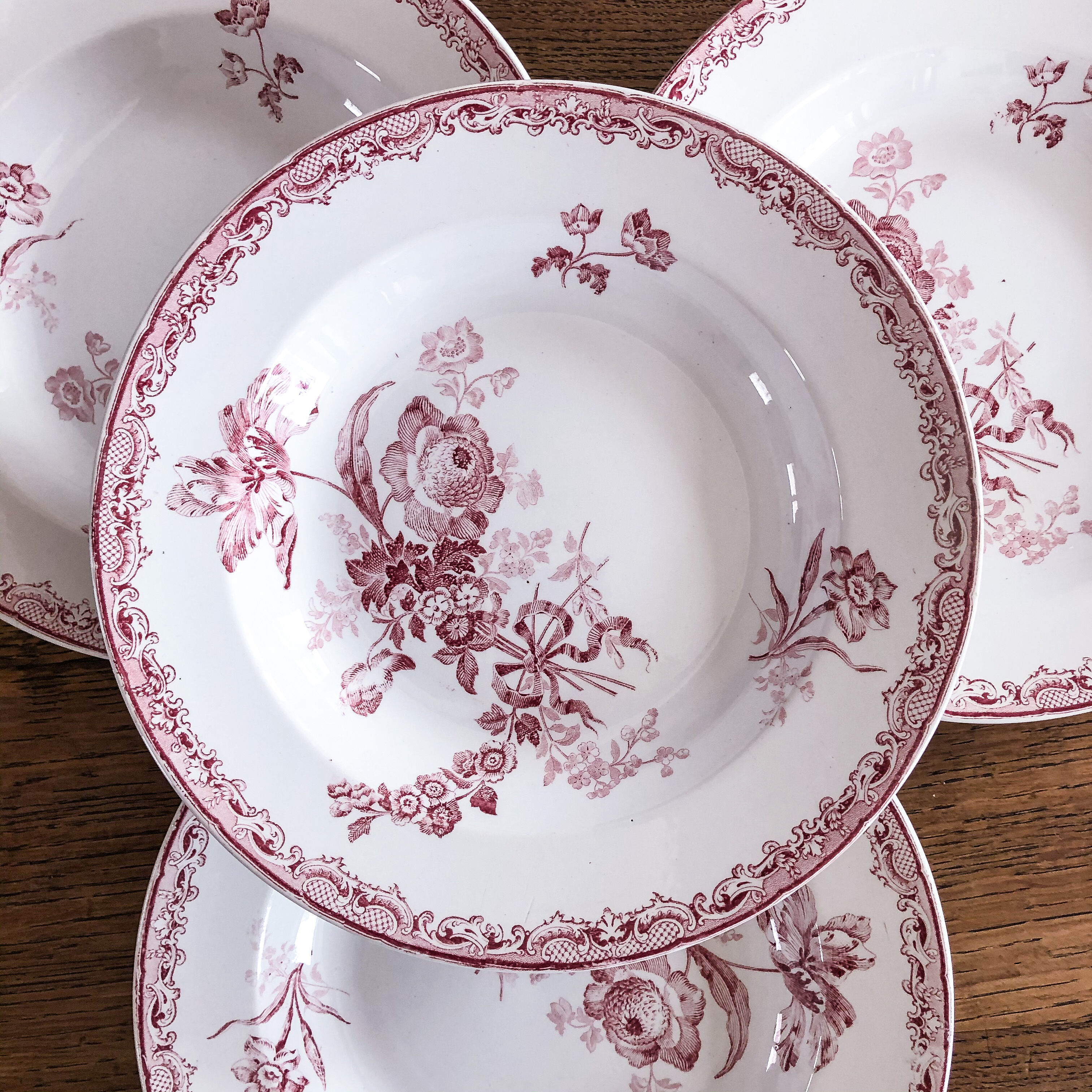Set of 4 hollow plates Fontanges
