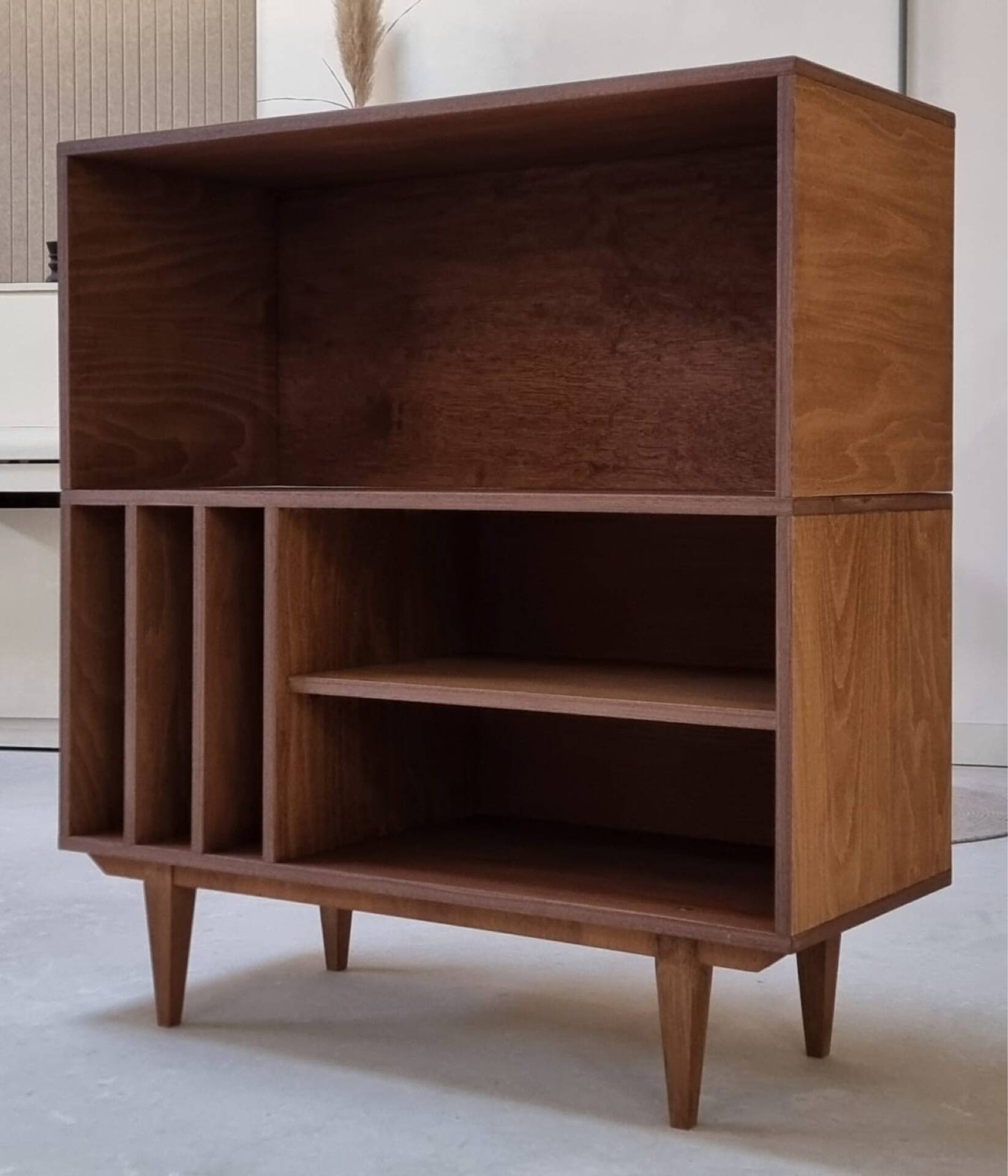Toke record cabinet