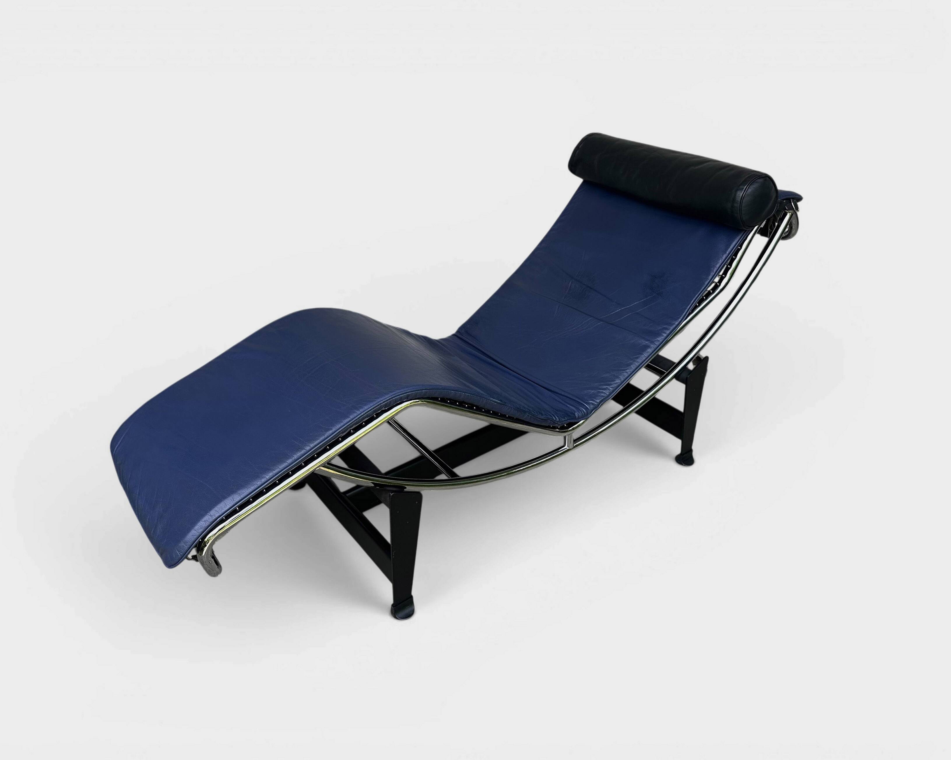 Cassina LC4 chaise longue by Le Corbusier, Pierre Jeanneret & Charlotte Perriand in blue leather.