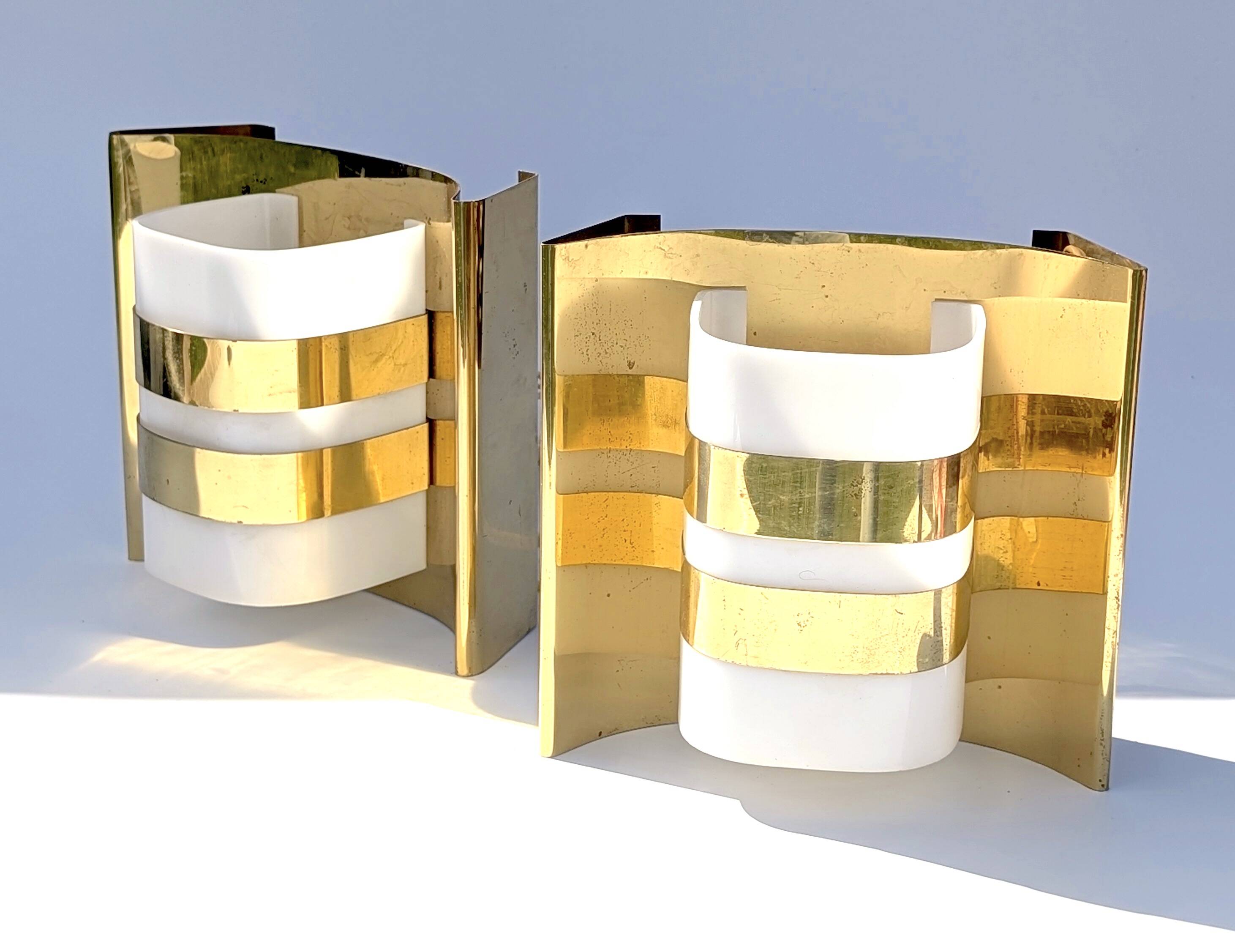 Pair of Hans-Agne Jakobsson V334/1 wall lamps in brass and opaline plastic