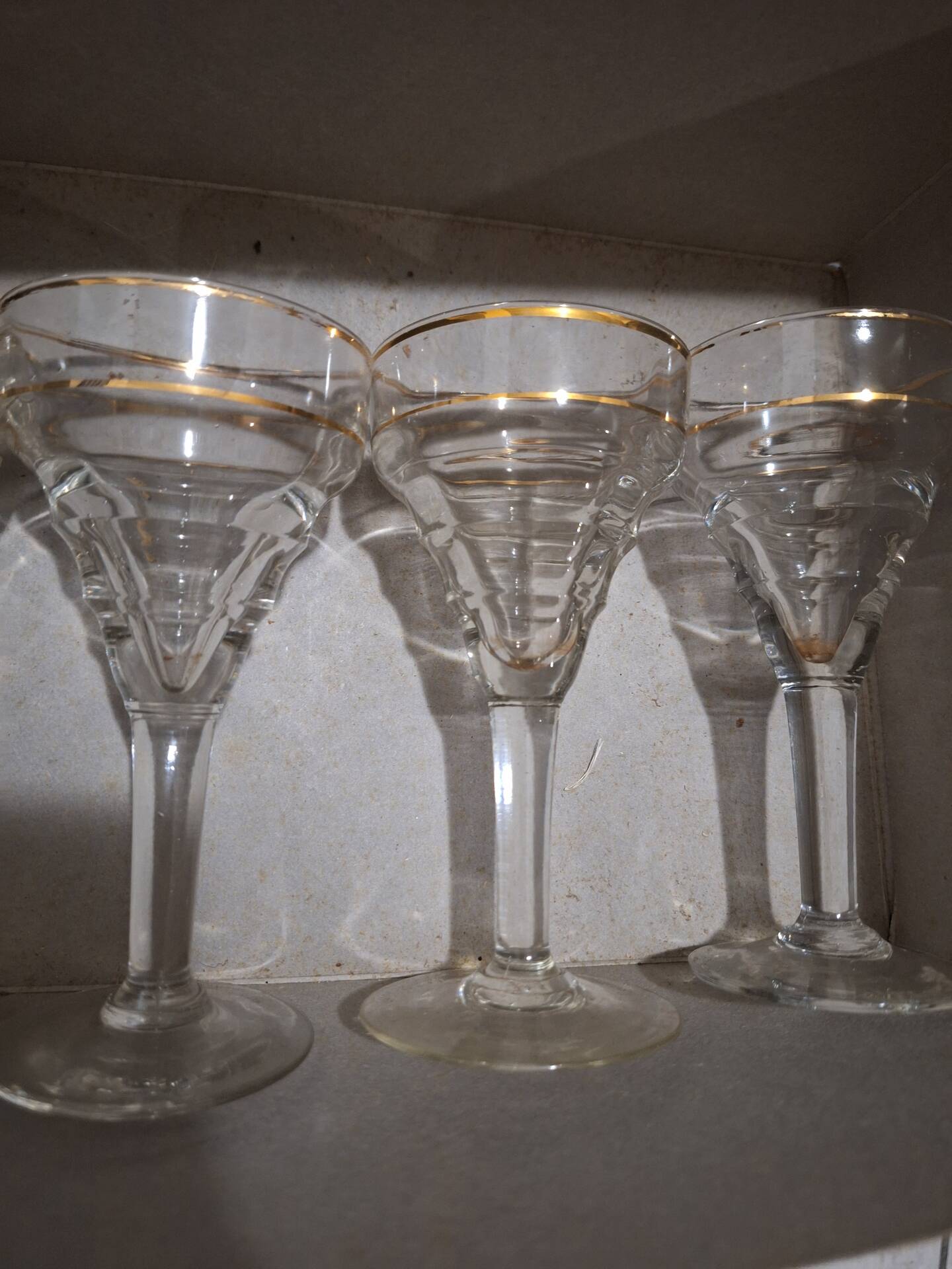 Set of 4 vintage bistro glasses with gold rim, year 19