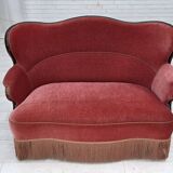 Canapé danois 2 places des années 1950, velours d'ameublement rose saumon, bois de frêne.