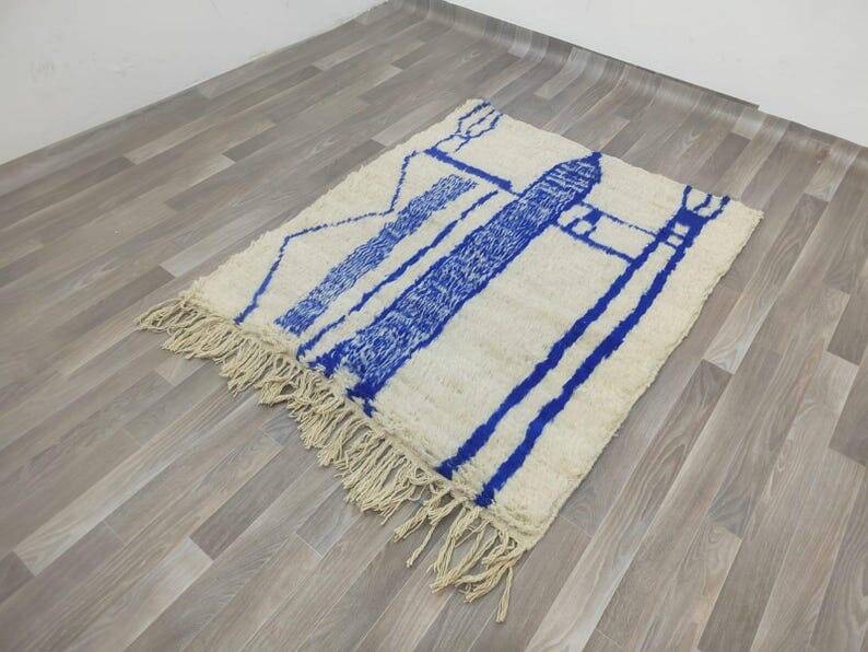 Authentic traditional Azilal Moroccan rug from the Atlas, size 150/250 cm.