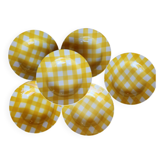 Deep plates x6 from the French manufacturer Digoin Sarreguemines. Yellow Scottish pattern.