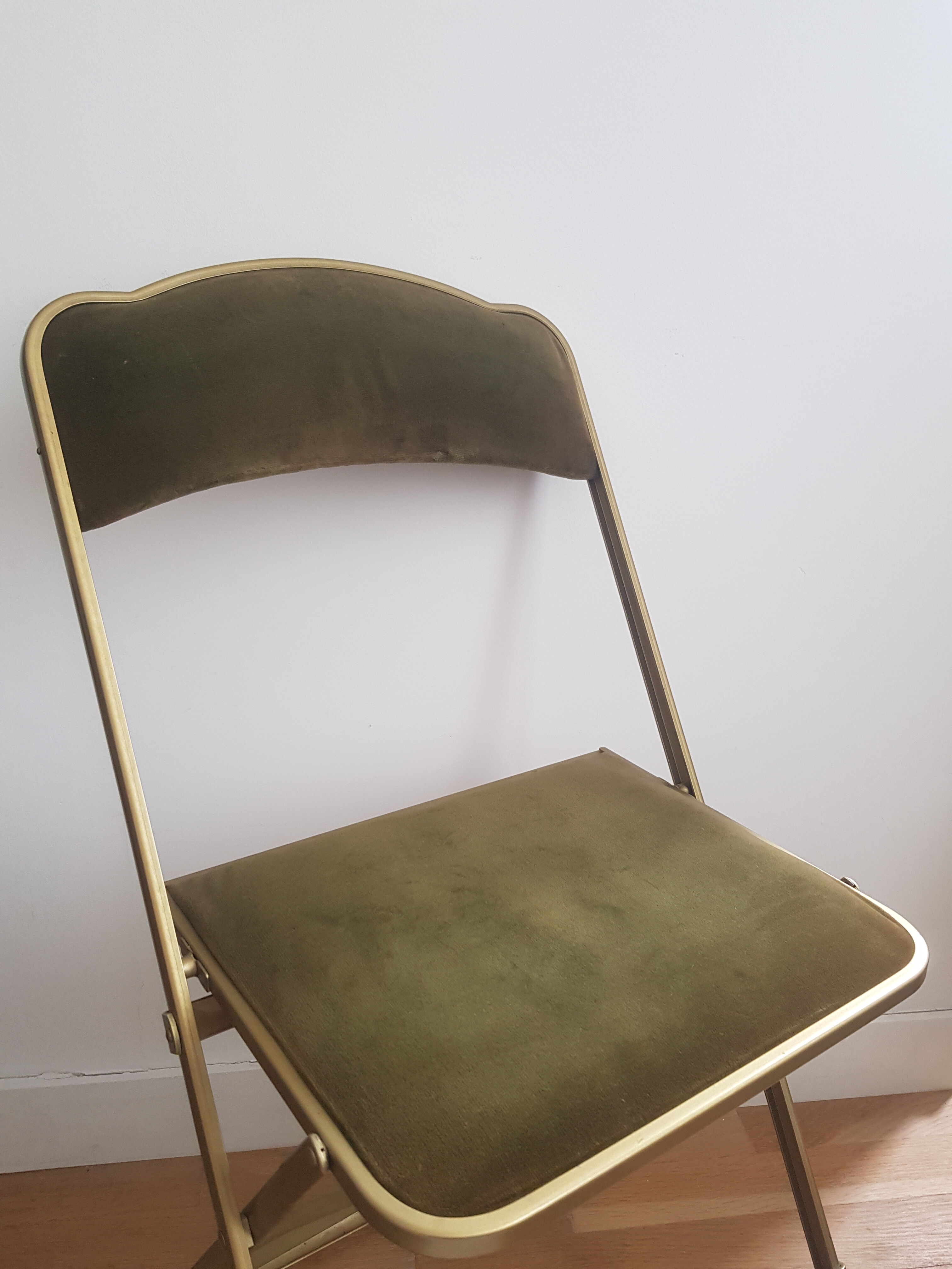 Velvet folding chair