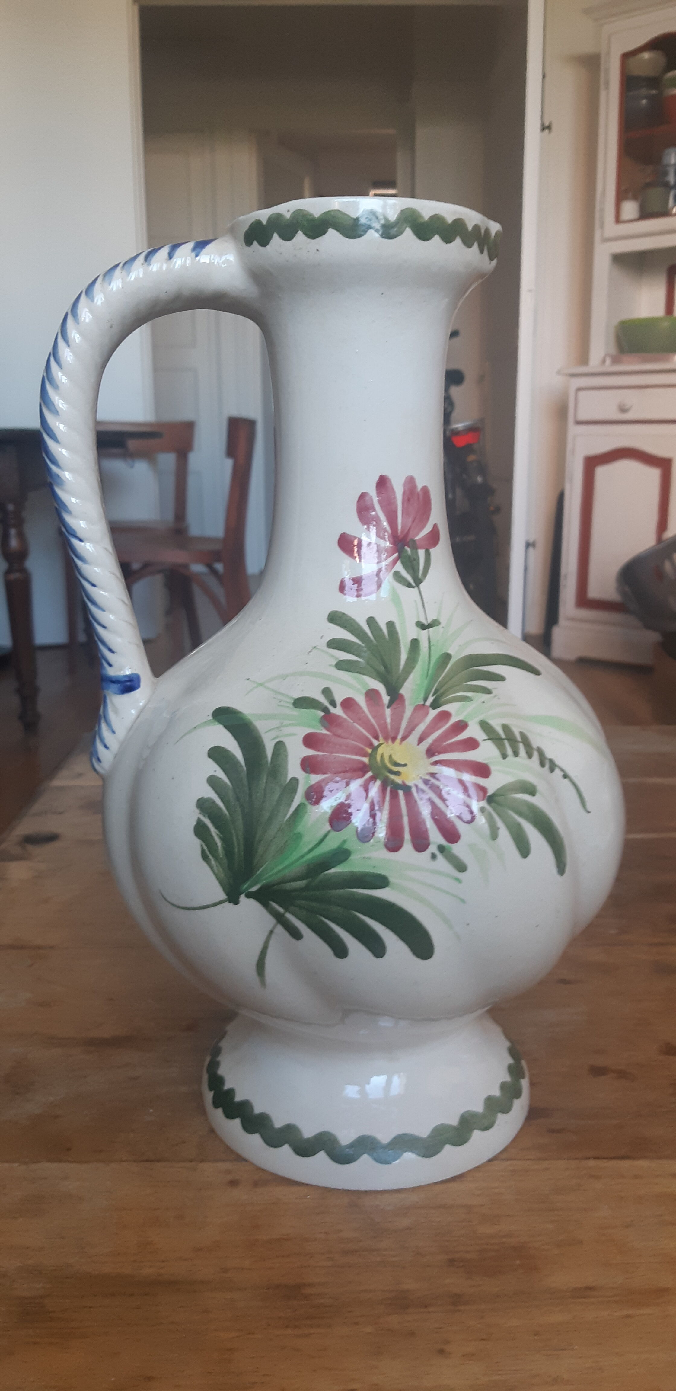 Earthenware vase with floral decoration, Saint-Clément style