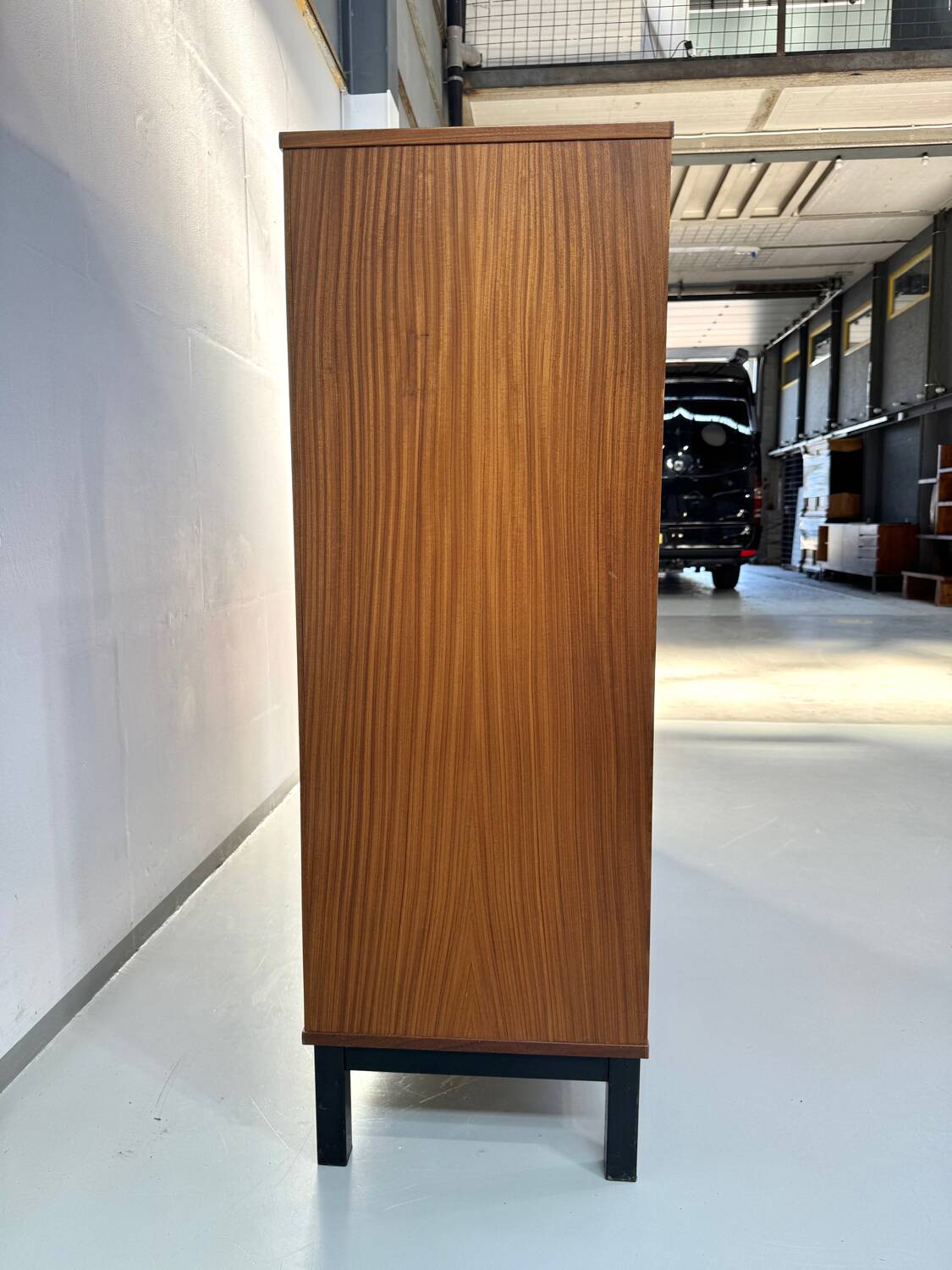 Armoire danoise vintage en teck - années 1970.