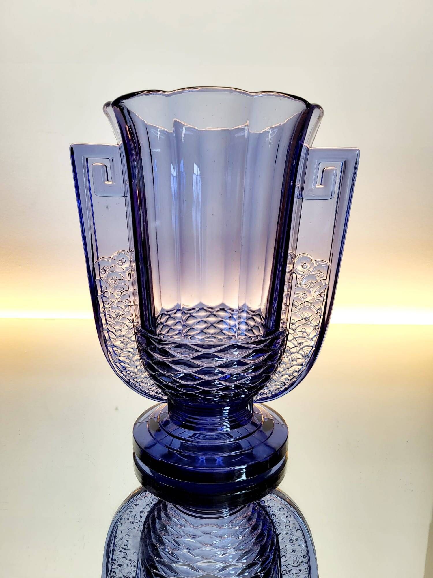 Val Saint Lambert Art deco vaas, serie Luxval model Romeo lila kleur België