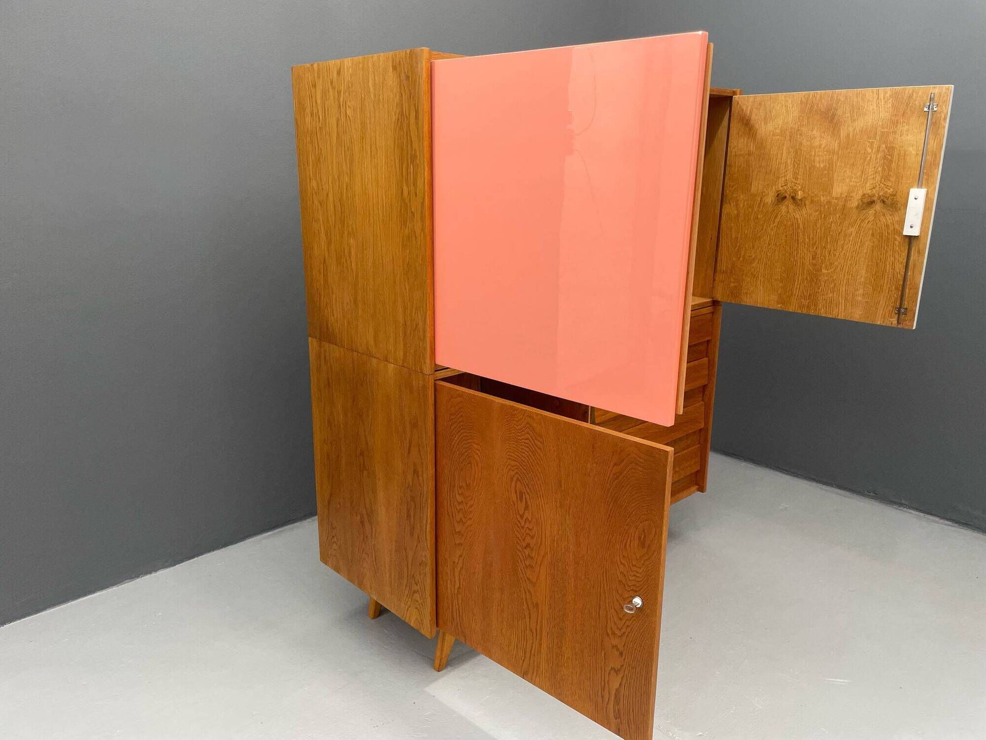 Meuble U-450 en Chêne par Jiří Jiroutek pour Interiér Praha, Tchécoslovaquie, 1
