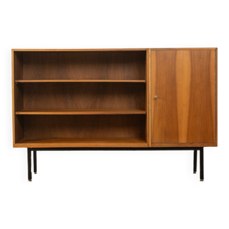 Buffet en placage de noyer, années 1950