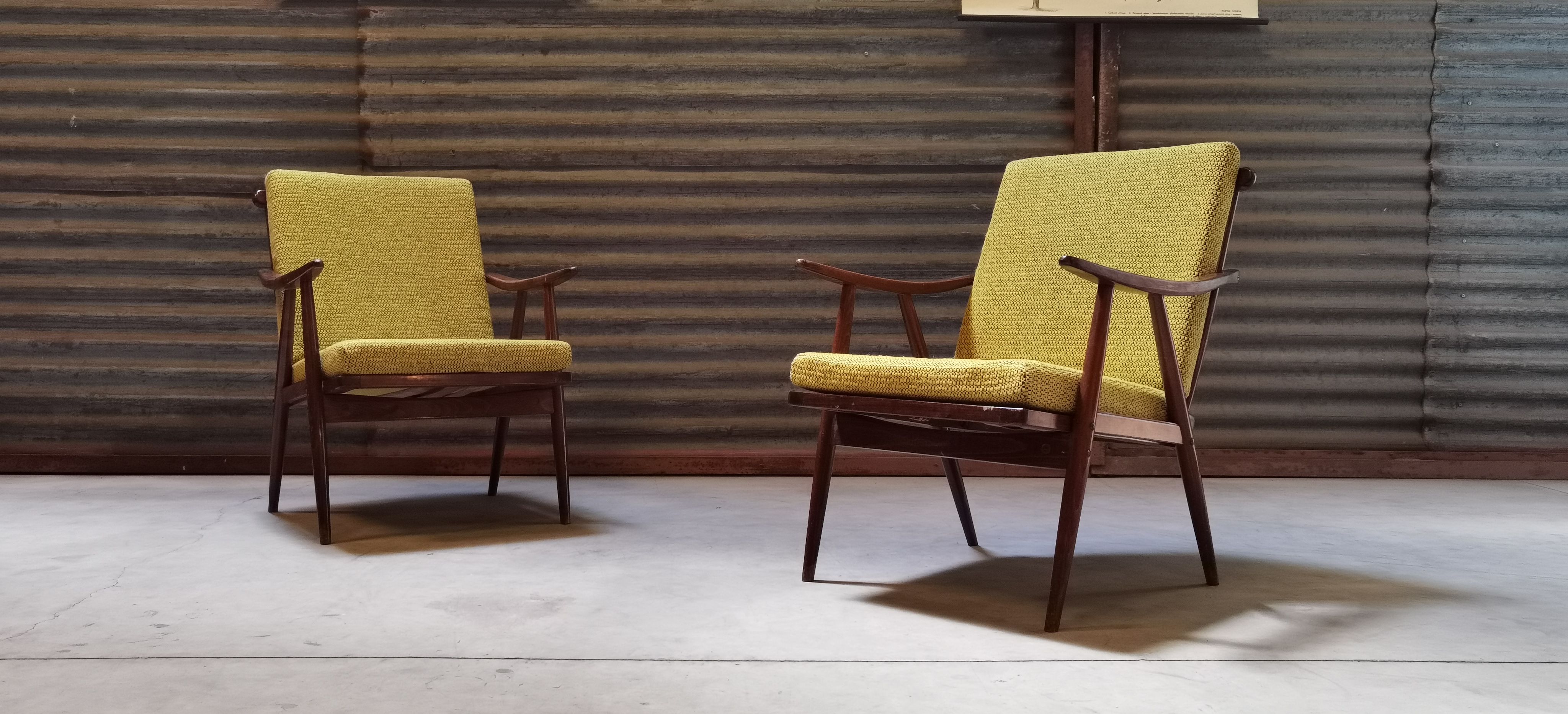 Pair of boomerang armchairs TON Bystřice (Thonet) by Antonin Suman 1960