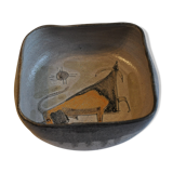 Deep dish ceramic décor to the bull Vallauris