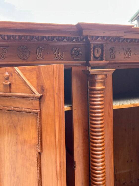 Armoire de château 1742