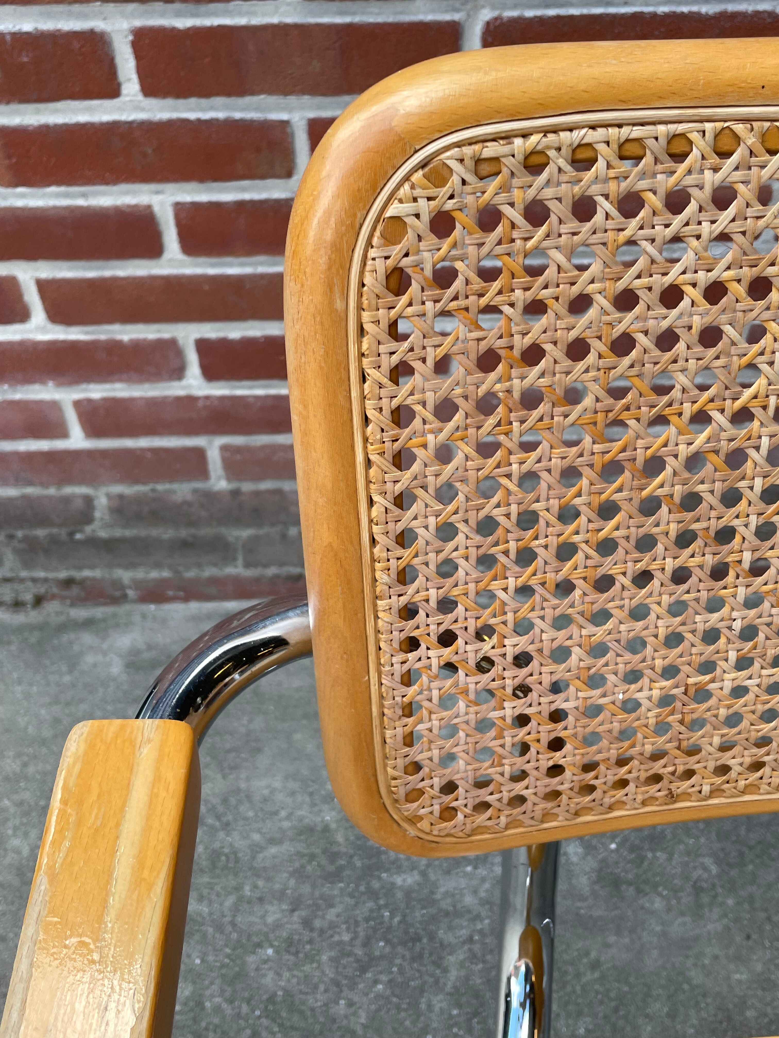 Cesca chair B64 with armrests by Marcel Breuer Design