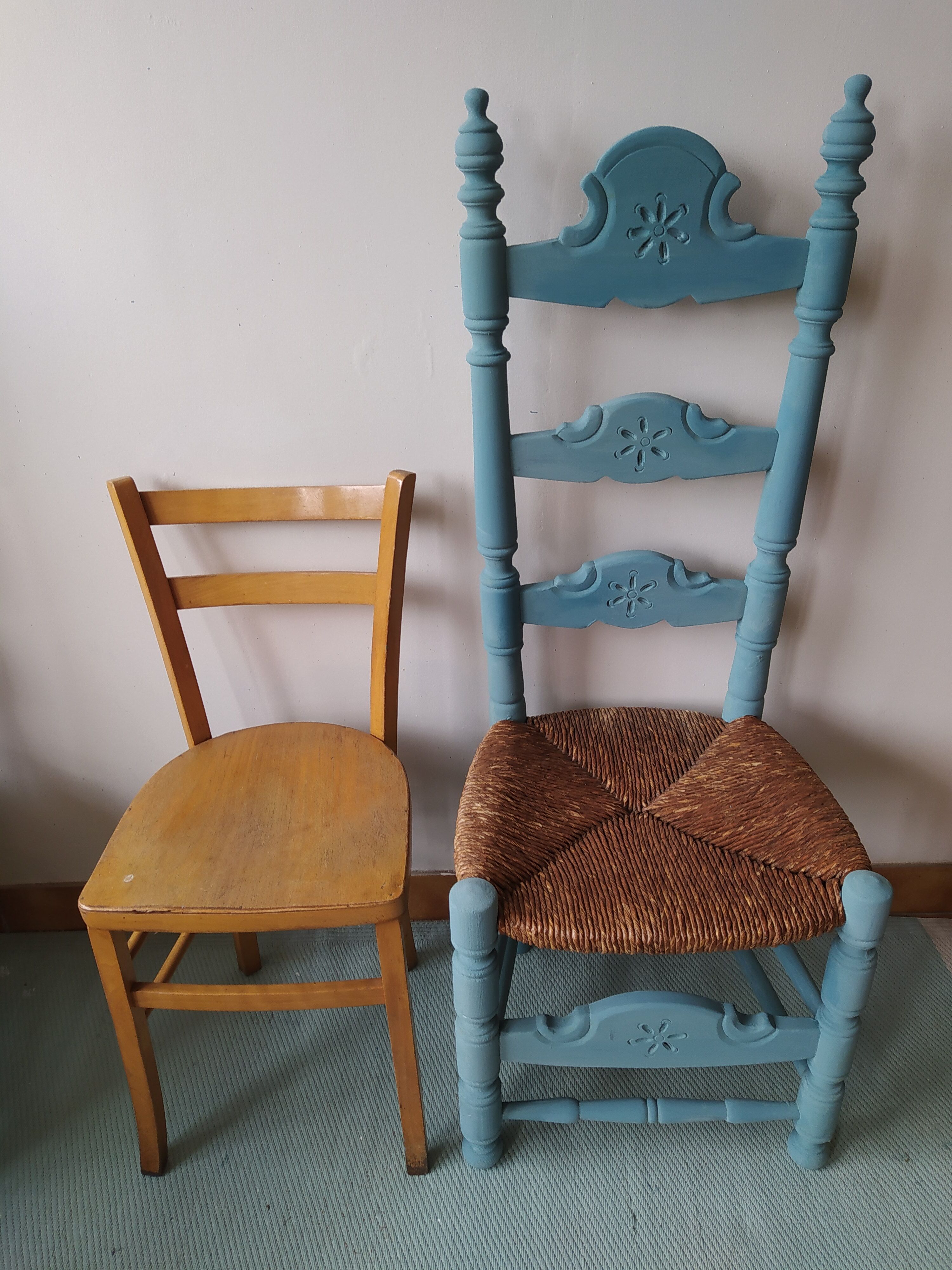 Rustic farm straw country chairs