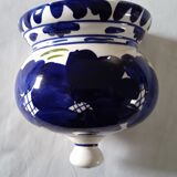 Cache pot half sphere wall