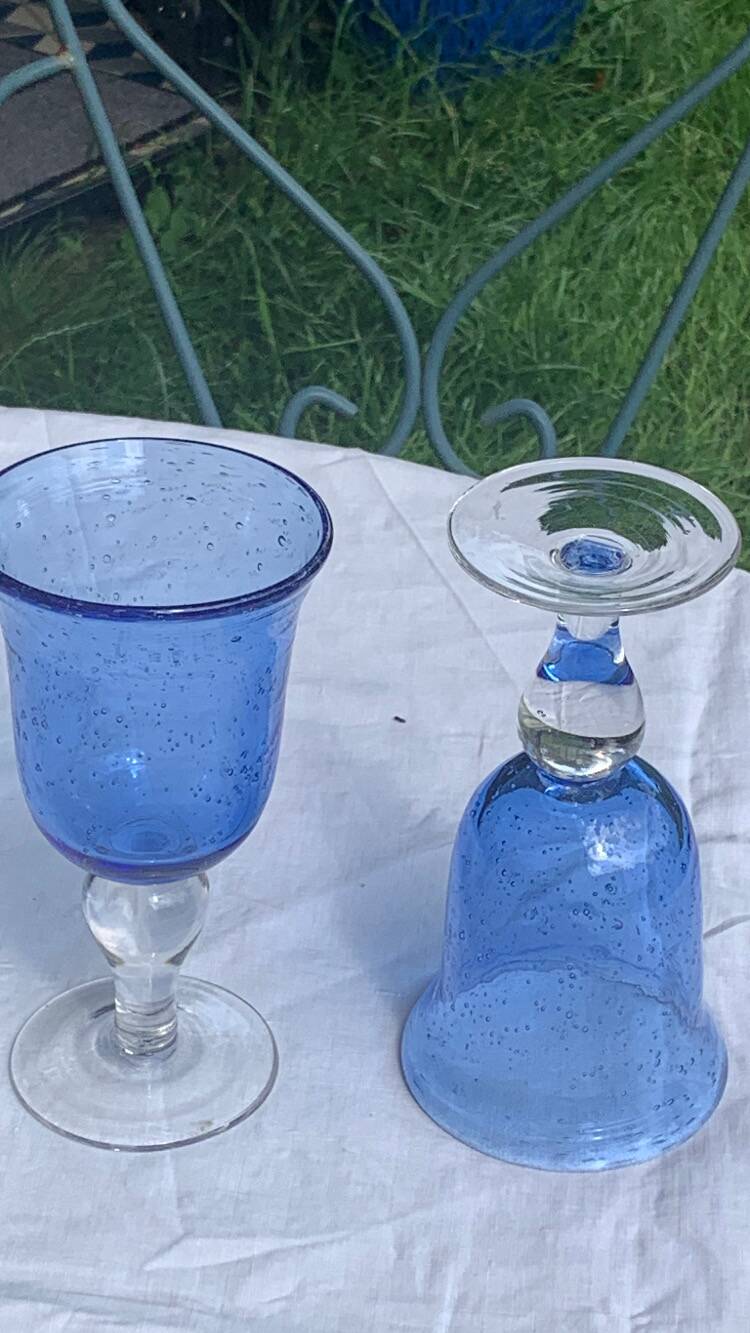 Two large wine glasses in blown and bubbled glass, duo line, vintage