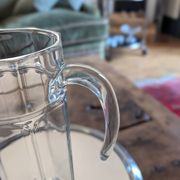 Grand pichet octogonal en verre épais 70's