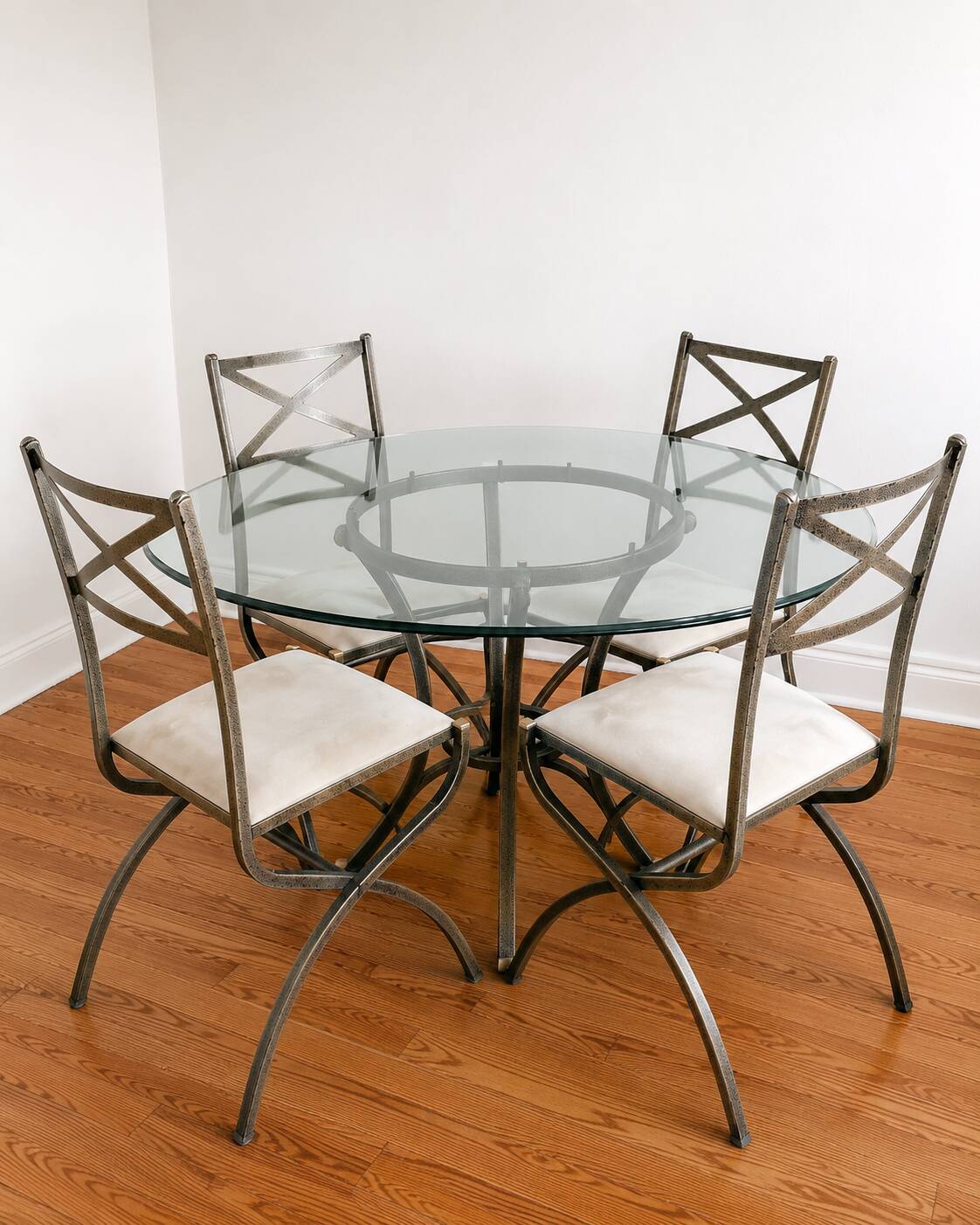 Pierre Vandel Paris – round glass table + 4 chairs, certificates
