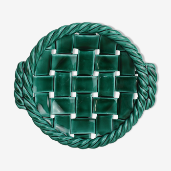 Green braided earthenware cut