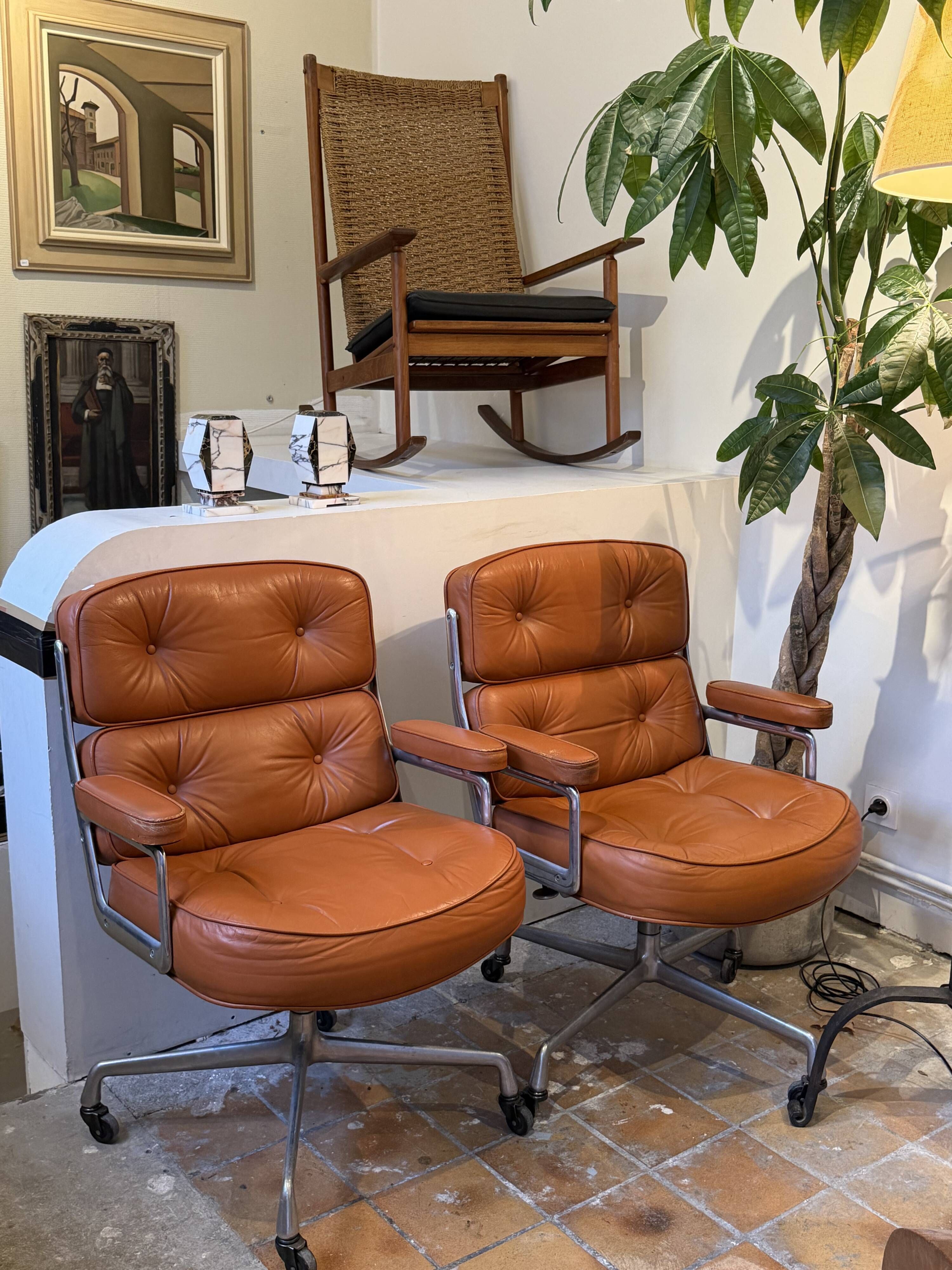 Lobby chairs de Charles et ray eames