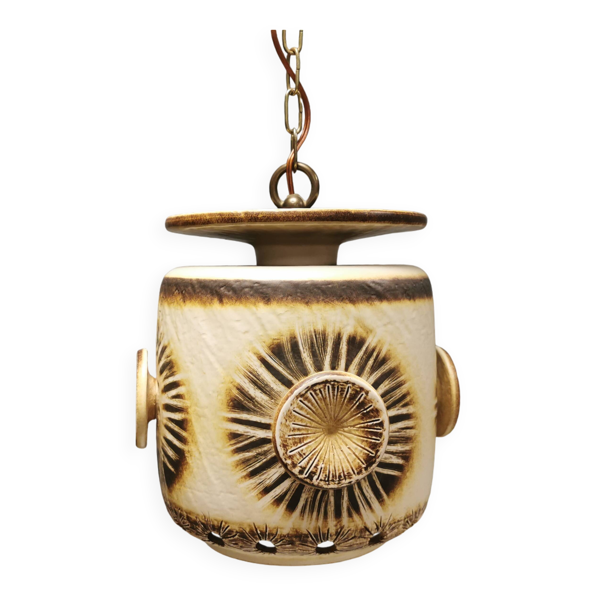 Large and beautiful hanging lamp in ceramic. Danish from the 70s, in super nice condition.