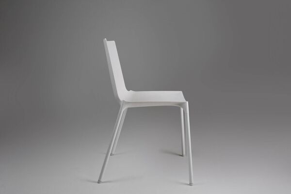 Chaise blanche design du 21e siècle, Belgique