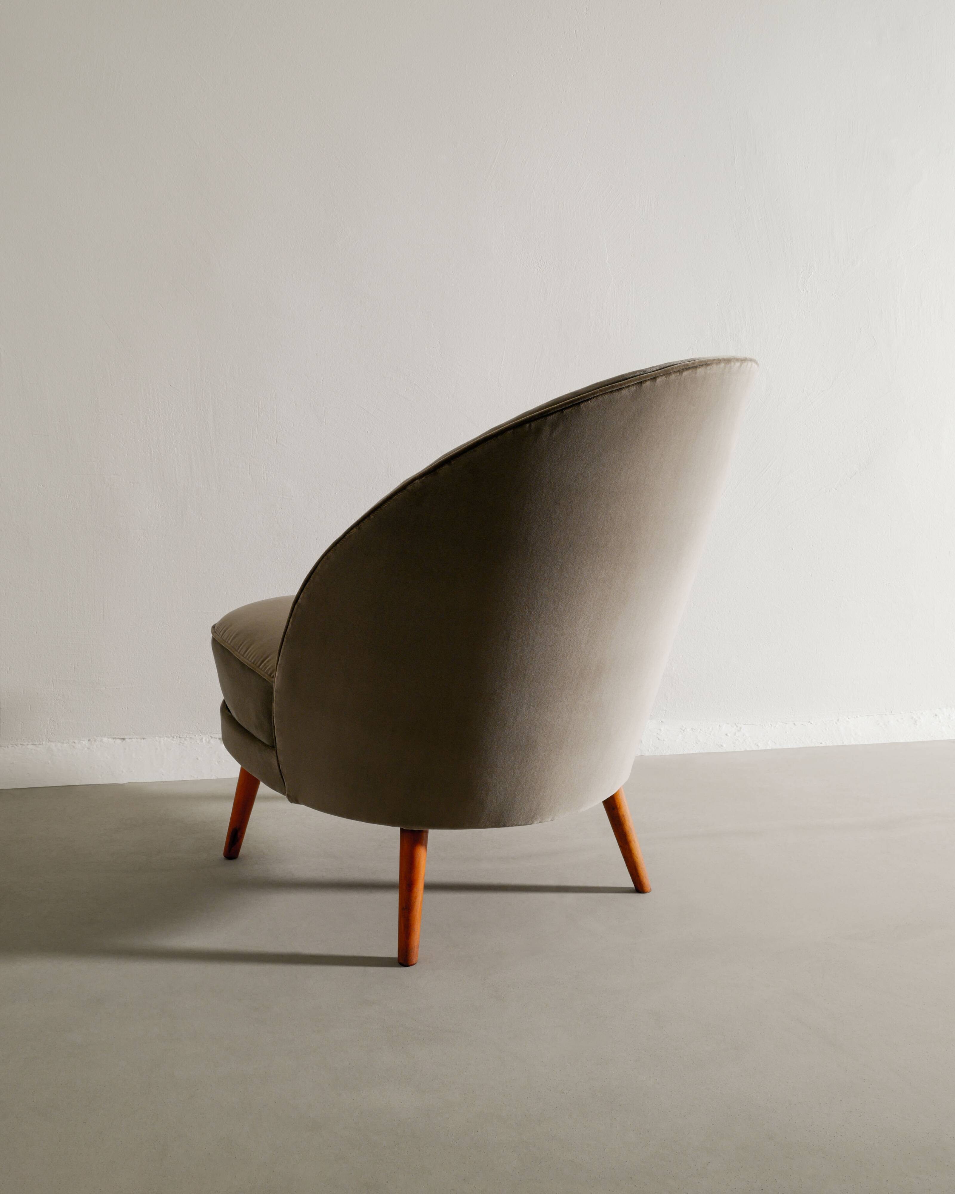 Swedish Sculptural Wooden Asymmetrical Armchair by Arne Norell, 1950s
